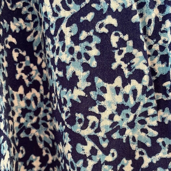 GAP Blue and White 3/4 Sleeve Relaxed Blouse - Picture 2 of 9